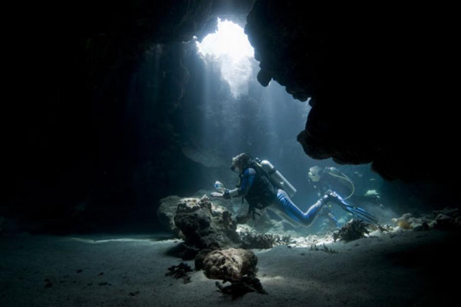 What Precautions Do Cave Divers Take?